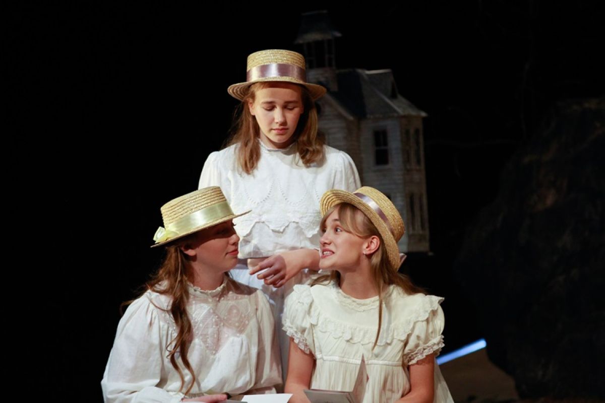 Picnic at Hanging Rock