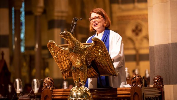 Kaylea Fearn at the lectern at St Paul's Cathedral