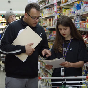 Student shopping with mentor at Clunes