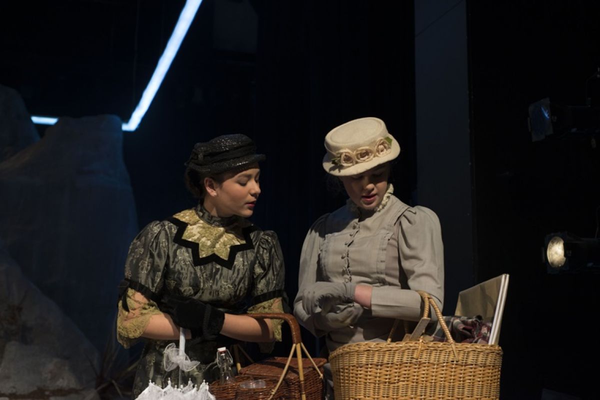 Picnic at Hanging Rock