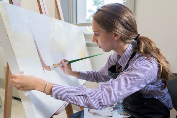 Wesley Saint Kilda Rd Campus Senior School visual arts girl painting 600x400