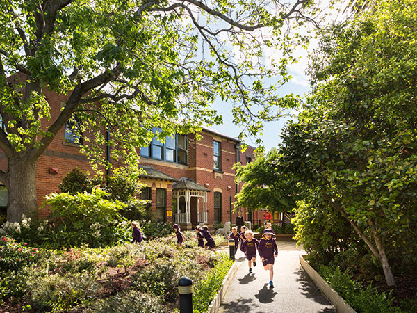 Front view of the Elsternwick Campus entrance