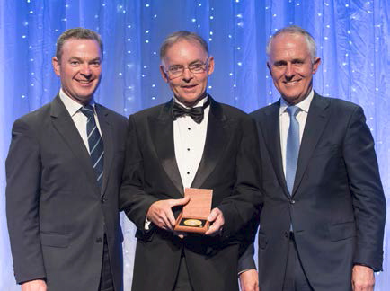 Hon Christopher Pyne, Minister for Industry, Innovation and Science, Graham Farquhar, Hon Malcolm Turnbull, Prime Minister